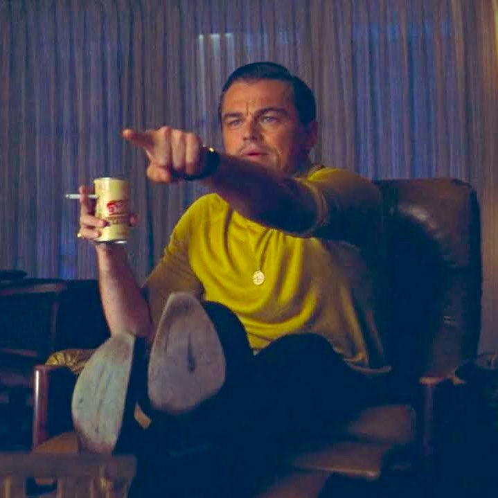 starmanxash's tweet photo. me when I see mgk on my tv #thevoice https://t.co/rSPiyYARf0