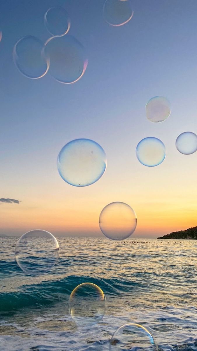 aestheticspost_'s tweet photo. Bubbles https://t.co/n0bbtslFzL