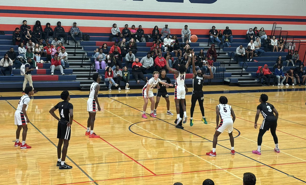 <a href="/LHSWBasketball/">LHSW Basketball</a> fan night! Let’s go boys! <a href="/lifemustangs/">Life High School Waxahachie</a>