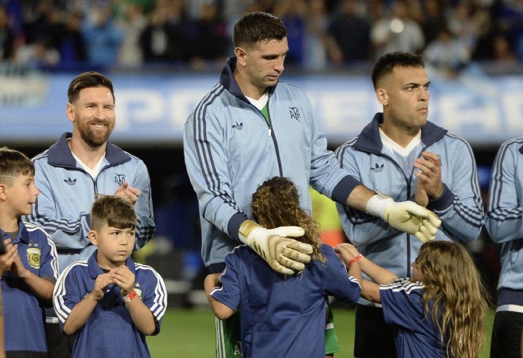 إيميليانو مارتينيز:

 "نحن أبطال أمريكا، نحن متصدرين التصفيات. علينا أن نكون فخورين.

 "لكي نكون هنا علينا القيام بالأمور بشكل صحيح في أنديتنا. لا يمكننا الاسترخاء".