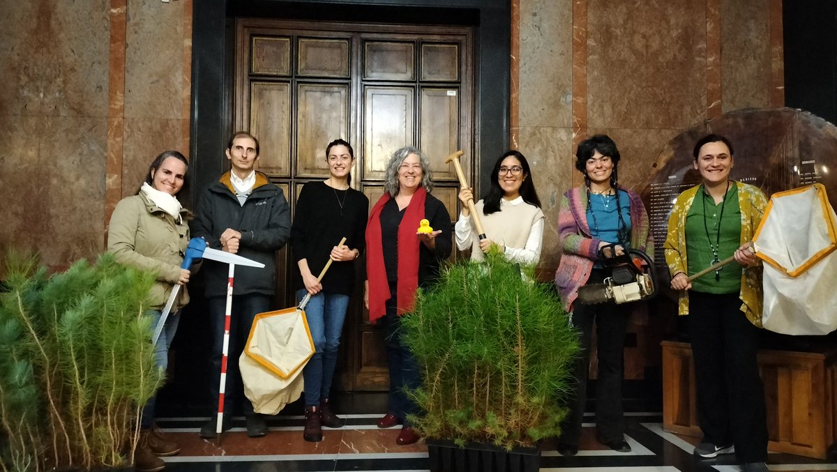 Este es el super equipo que ha hecho posible esta edición, profes entusiastas para contar algunas lineas de investigación de <a href="/MontesUPM/">ETSI de Montes, Forestal y del Medio Natural</a> #AnaAguirre, #RafaAlcazar, #MartaEzquerro, #ElvaPalacios, <a href="/salvifolia/">salvifolia</a> #AliciaLopez <a href="/jmrubiales/">Juanma Rubiales- @jmrubiales.bsky.social</a> #FranLucas #SemanadelaCiencia2024 <a href="/otri_upm/">OTRI UPM</a>
