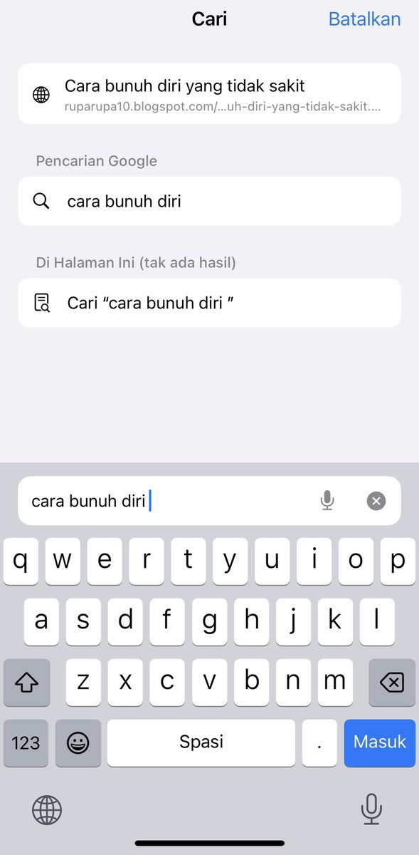 Firazizah_MUA's tweet photo. INI AKAN JADI THREAD TERPANJANG GUE YANG PALING AAARGGGHSBSVWHWNSBJRR

Satu tahun lalu gue hampir bunuh diri gara gara kasus ini karena gue gabisa nahan malu di hadapan keluarga sama tetangga. 

Gue ngomong ini gak mengada ngada atau untuk cari perhatian semata. Bahkan sampai sekarang trauma nya masih ada banget. Dan setiap inget moment itu gue pasti nangis. 
Itu juga alasan utama kenapa selama ini gue keep hal ini sendirian. Bukan karena gue mau jaga nama baik kampus, sama sekali enggak. Gue keep ini jaga jaga gak ngomong ke publik Karena gue gamau orang tua gue tau fakta kalau gara gara kasus ini anaknya sampe kepikiran mau bunuh diri.

Entah keluarga gue inget atau enggak. H-2 setelah kejadian dibandara sampe gue ditahan di polres bandara. gue pergi dari rumah, bawa 1 koper. Waktu itu Gue bilangnya ada job makeup. Padahal gue niat mau bunuh diri. Gue gabisa nanggung malunya. Gue cari hotel di pinggiran jakarta. Waktu itu gue nginep di daerah jakpus. Bener bener hotel terpencil murah dan gak terkenal. 3 hari gue merenung di hotel itu sambil mikirin gimana cara terbaik untuk bunuh diri yang gak nyakitin banget dan gak bikin mayat gue nantinya jadi serem waktu ditemuin, tapi akhirnya gue mengurungkan niat untuk bundir gara gara staf hotel yang jaga resepsionist nya selalu nyapa gue sambil senyum setiap pagi. Itu bikin gue merasa gak enak kalau mati disana. Akhirnya gue gak jadi bunuh diri, Karena gue gamau ngerusak reputasi hotel itu. 

Tapi Semenjak itu mental gue jadi lebih rapuh. Kasus ini merubah sudut pandang gue terhadap kehidupan. Bener bener dikit dikit kalau ada masalah yang cukup berat. Yang pertama kali terlintas dibenak gue itu gue pengen nyerah aja. Meski sampe sekarang gue bersyukur gue gak pernah bener bener ngelakuin hal itu tapi pikiran buruk itu masih sering muncul dibenak gue setiap kali gue inget kasus ini.

Kronologi kasusnya udah dibahas di akun temen gue yang bernasib sama kaya gue, kalian bisa lihat thread yang gue cantumin dibawah ini. 

Bedanya disini adalah Kalau temen gue bimo ini gabisa berangkat karena visanya ditolak gara gara surat dari kampus. Sedangkan gue gabisa berangkat karena ditahan di imigrasi bandara 2 jam sebelum keberangkatan. Tengah malem. Dan malem itu juga gue langsung di bawa ke polres bandara bareng mahasiswa lain dari kampus medan. Seperti kriminal. Sebuah pengalaman yang sangat sangat tidak terlupakan. 

Gue gak akan jelasin dari awal pendaftaran karena itu akan wasting time dan panjang banget. Jadi gue bakal mulai share dari moment dimana visa gue di approved oleh kedutaan.