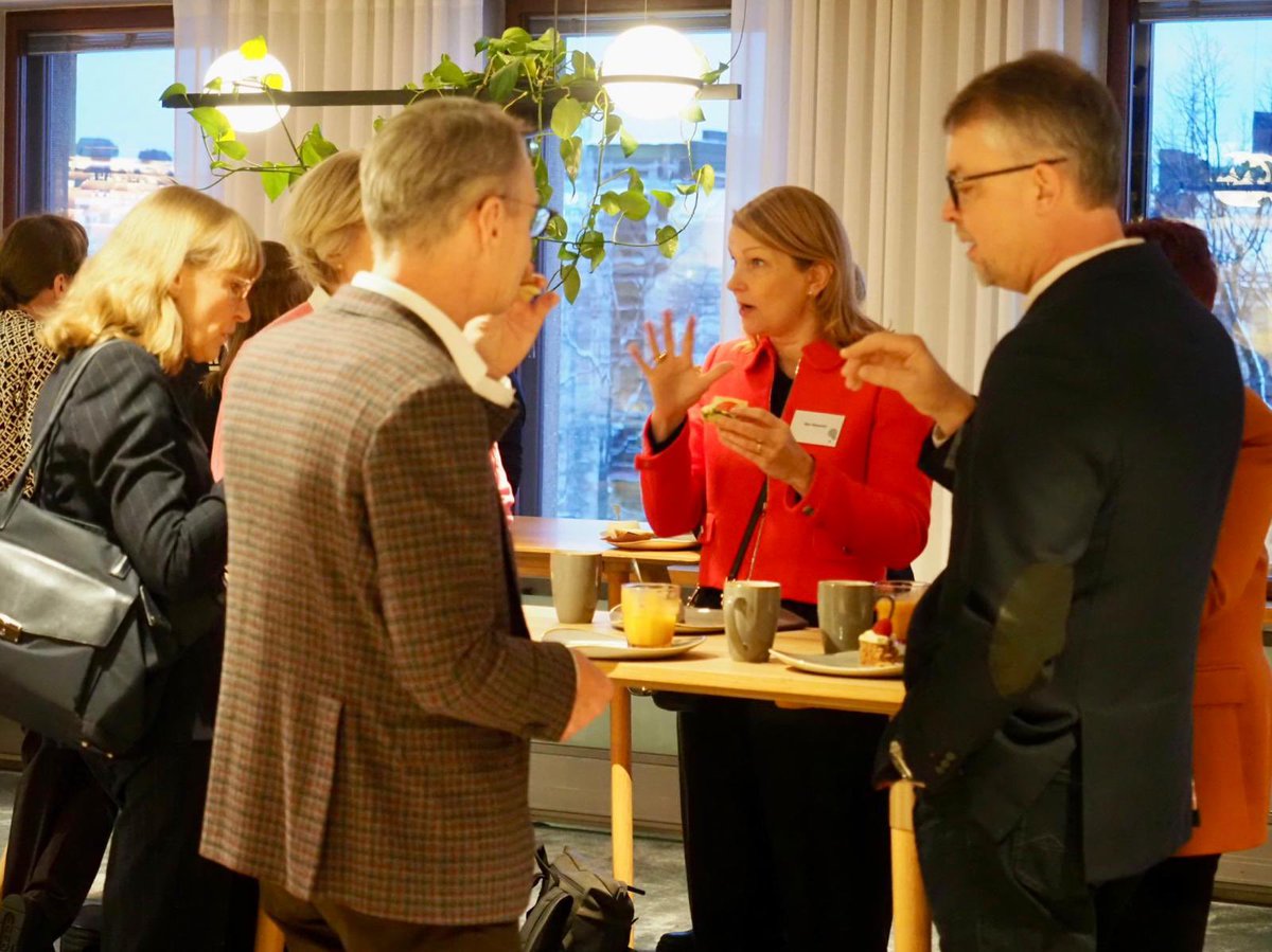 Directors' Institute Finland (@dif_finland) on Twitter photo Miten muuttuva sääntely muovaa vaatimuksia ja miten hallituksissa voidaan varautua riskeihin?
Miten geopolitiikan paluu vaikuttaa hallitustyöskentelyyn? DIF-aamiaisella keskustellaan geopoliittisista juridisista riskeistä <a href="/CastrenS/">Castrén & Snellman</a> johdolla. #DIFtilaisuus Miten muuttuva sääntely muovaa vaatimuksia ja miten hallituksissa voidaan varautua riskeihin?
Miten geopolitiikan paluu vaikuttaa hallitustyöskentelyyn? DIF-aamiaisella keskustellaan geopoliittisista juridisista riskeistä <a href="/CastrenS/">Castrén & Snellman</a> johdolla. #DIFtilaisuus