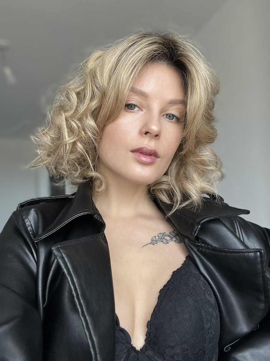 Каталина из преисподни tweet media