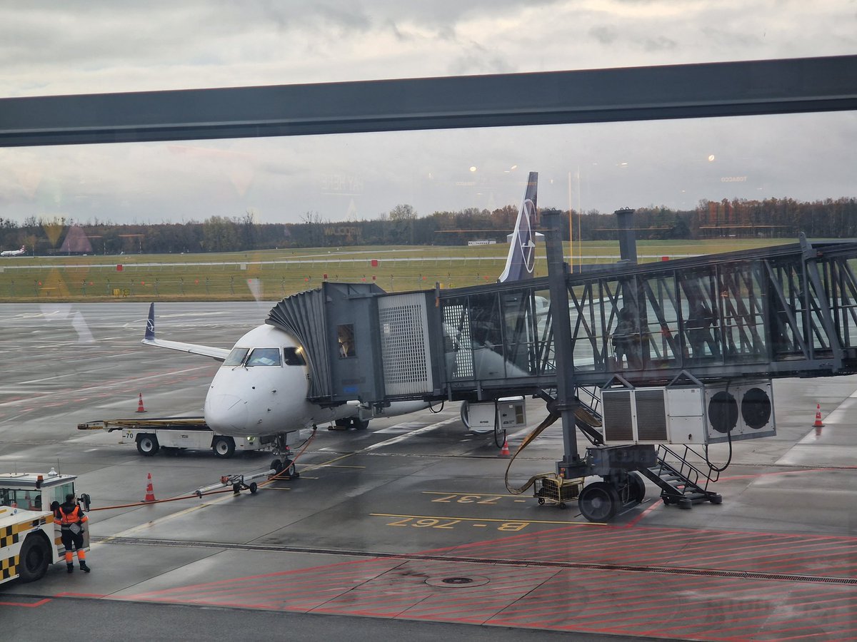 WRO -&gt; WAW -&gt; AMS -&gt; <a href="/sreday_com/">SREday</a> -&gt; LIN -&gt; <a href="/gdgmilano/">GDG Milano</a> 😊
<a href="/Xebia/">Xebia</a>