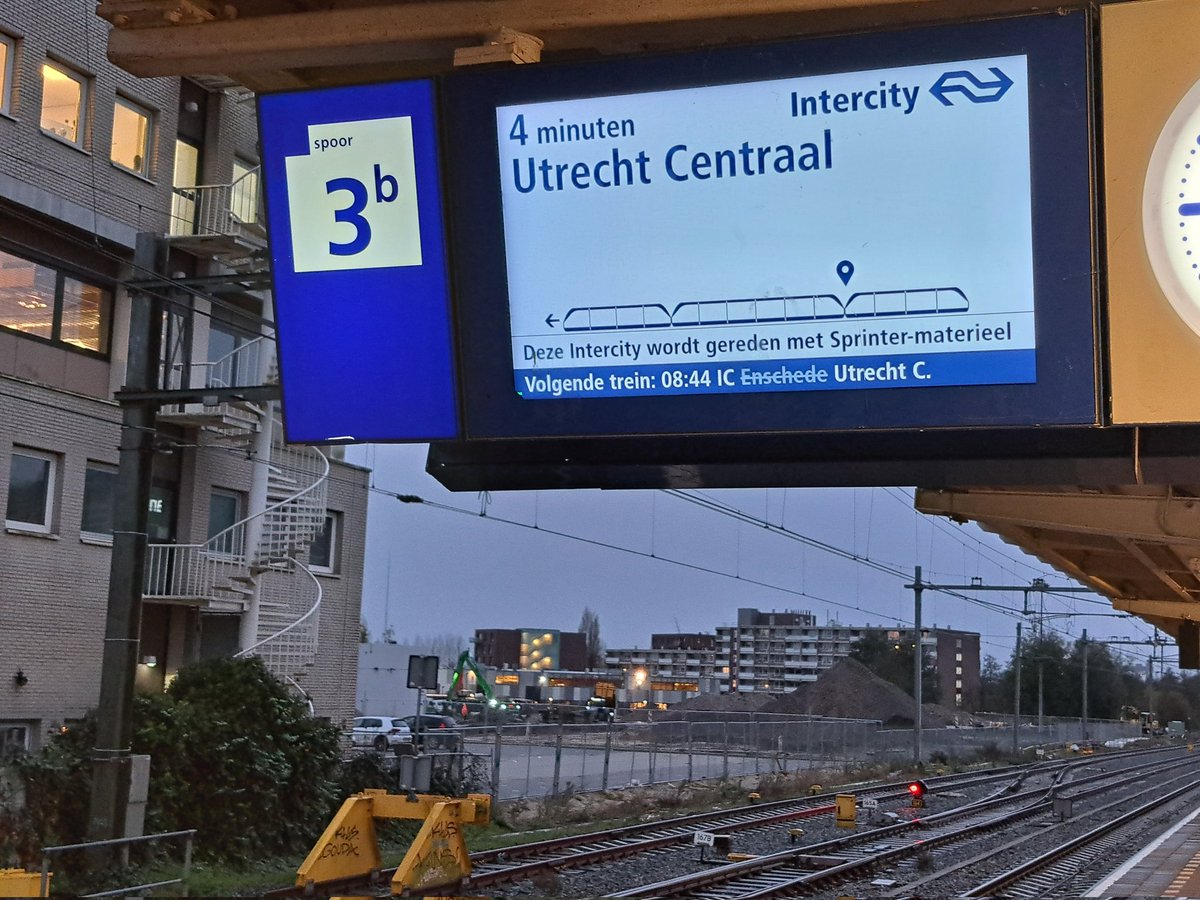 Utrecht, here I come! Tot de kerstvakantie spring ik bij als verslaggever voor AD Utrechts Nieuwsblad. Leuke uitdaging! Tips zijn welkom 😉

<a href="/ad_utrecht/">AD Utrechts Nieuwsblad</a> #Utrecht #AD #verslaggever