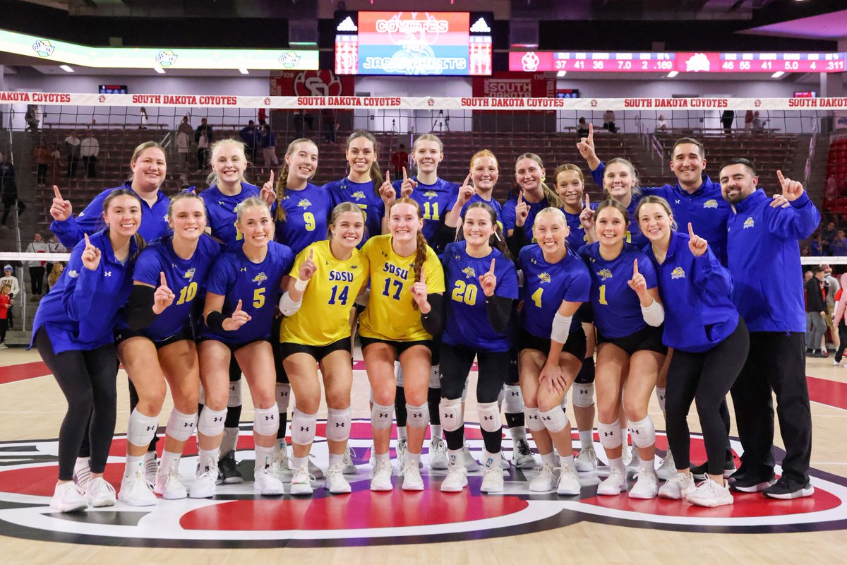 OUTRIGHT CHAMPS ☝️

#GoJacks 🐰