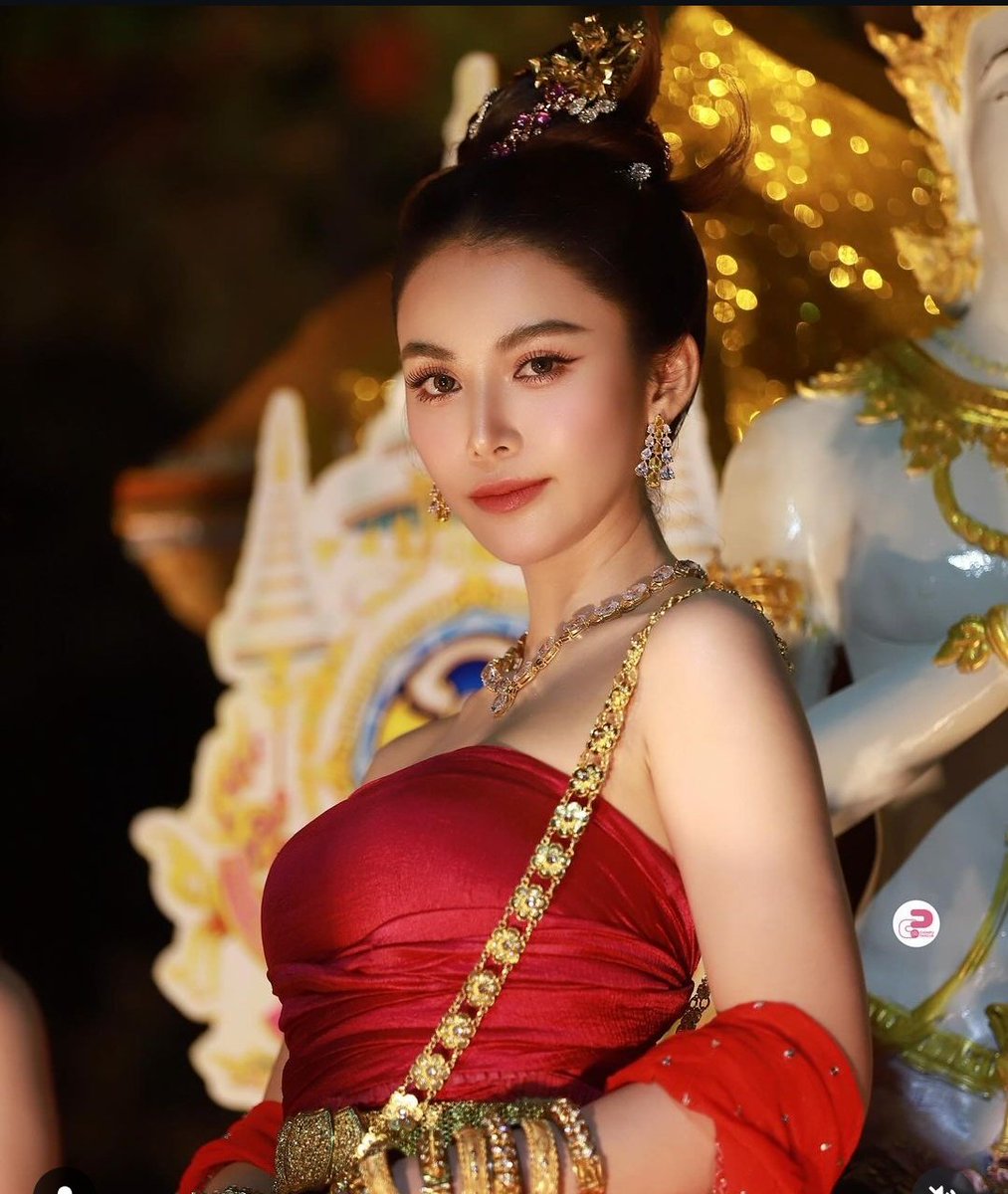 iCelebsWorld's tweet photo. In Frame - Chompu Athita / ชมพูอทิตา
🇹🇭 #ChompuAthita #ชมพูอทิตา #Chompu https://t.co/Ix6Ukn47YY