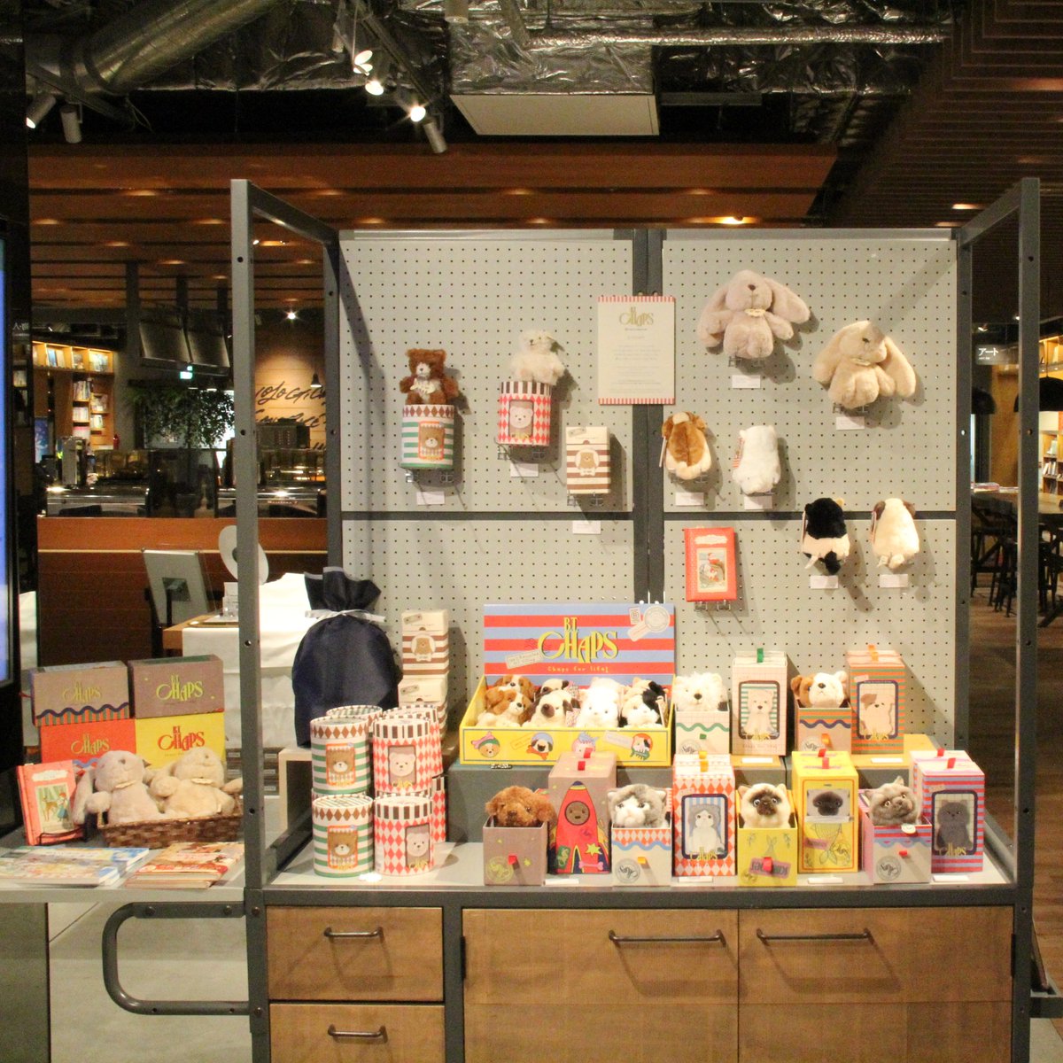 monseuil_staff's tweet photo. 以前にご紹介した『BT.Chaps』のPOP UPが開催中!
ぜひ、この機会にお立ち寄りください。
■ 六本松蔦屋書店
会期:2024/11/12(火)~12/25(水)
場所:福岡県福岡市中央区六本松 4-2-1 六本松421 2F
営業時間: 9:00~22:00
#マークスインターナショナル #marcsstore
#BTChaps #贈り物 #ギフト https://t.co/l8LL0PCTJX