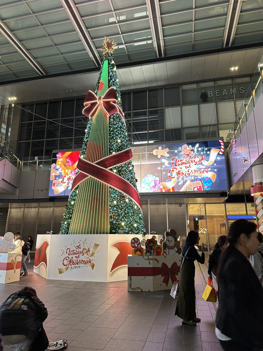 midorishika's tweet photo. 先日前持っての課題であるワイヤー調整を終わらせいざ名古屋の研修会へ🚄
実際のお口の中を再現している、模型を使って、名古屋の指導医の元でみっちり練習して帰ります。
矯正技術のアップデートです。

帰りは少し早いクリスマスの雰囲気を味わいました。 https://t.co/JDlf8FQrDJ