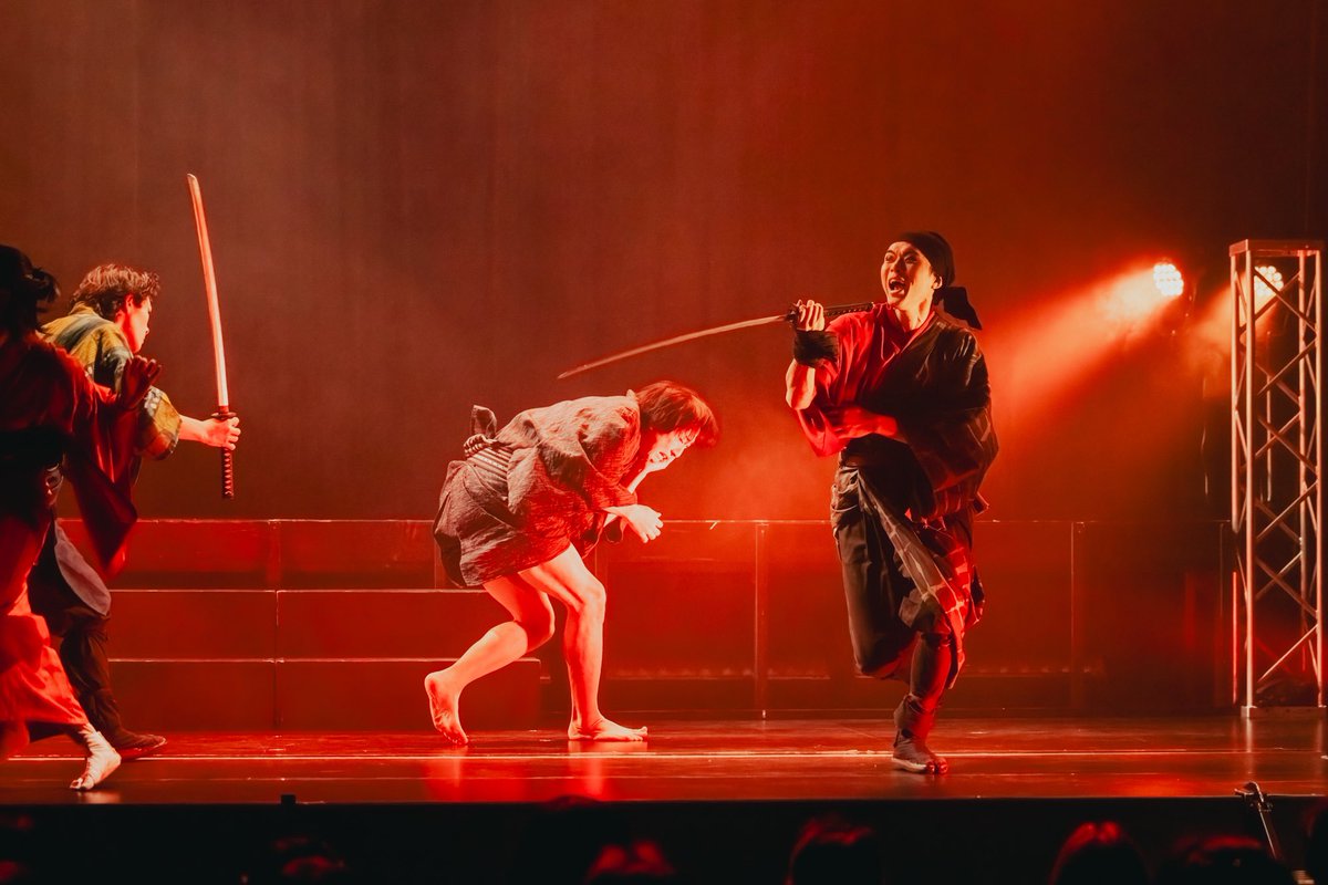 Ryo_Yokota429's tweet photo. 『ASAKUSA SAMURAI × LIVE SHOW』
残すところ残り2日4公演。
日々お客様には感謝しかありません。
飛び込み観劇も大歓迎!
何卒よろしくお願いします!
#SAMURAIVE #浅草花劇場 https://t.co/8uNYl76sOf