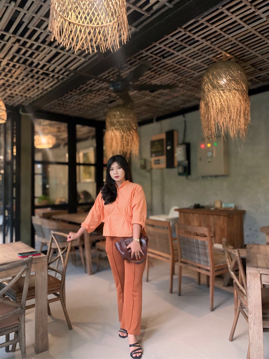 bbyyyyy96's tweet photo. Pov difotoin ayang https://t.co/5vDcxzUl4E
