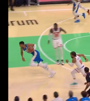 BrockKoone's tweet photo. @FastbreakHoops5 Hand under the ball like a running back! New age travelling circus hoops. https://t.co/fzicZmcIlr