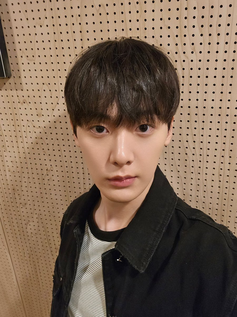 offclASTRO's tweet image. 로하~날씨가 많이 추워졌어요❄️
하루하루 겨울이 다가오는 것 같네요
감기걸리지않게 조심하고 옷 따뜻하게 입고다녀요
오늘도 파이팅😁