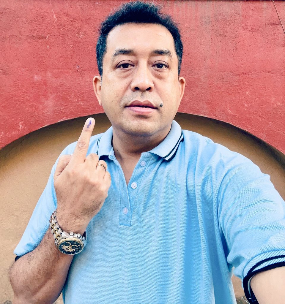 DeepankarBorgo2's tweet photo. Casted my vote "Maharashtra Assembly Election"
My Vote My Independence 
#MaharashtraElection2024 
#Election2024 
#MaharashtraElections 
#VoteForDevelopment 
#ViksitBharat2047 https://t.co/GWsPZ3GUAx
