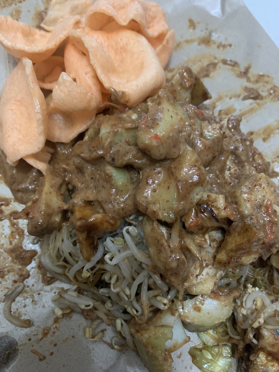 yeahlahnada's tweet photo. ini ketoprak tanpa telor😆🤤 https://t.co/gabWHBendK