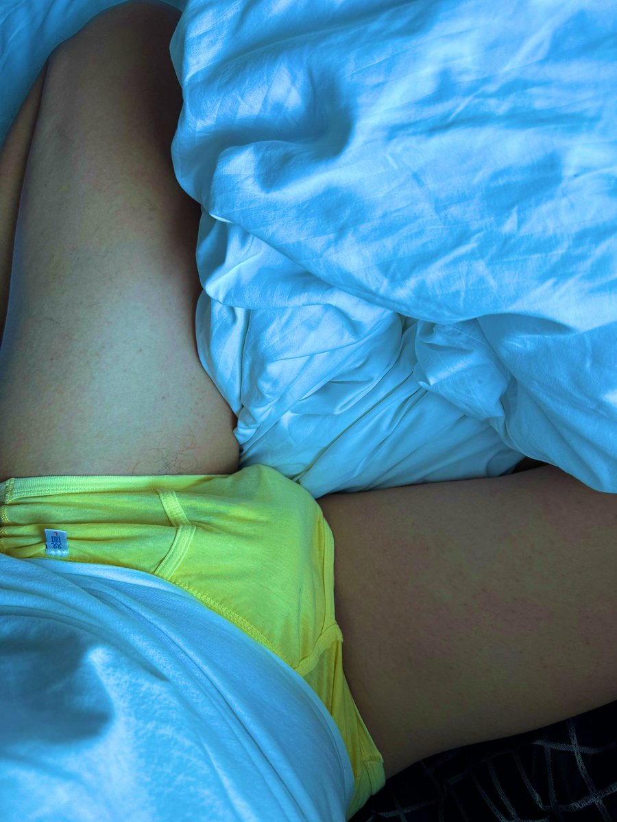 旅行第一天。
#傳統三角 #yellowbrief #morning ng #黃色