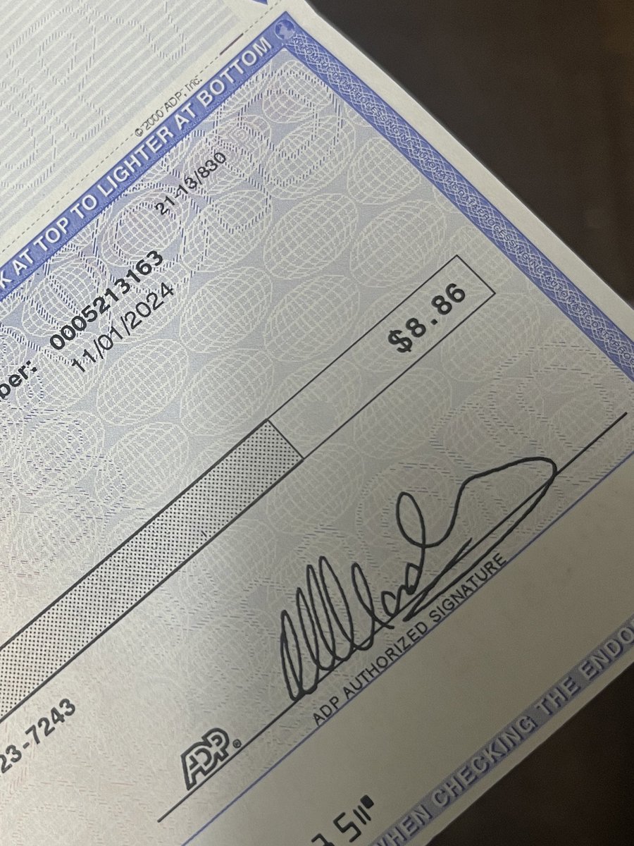 LaughToDaBank's tweet image. Just busted this play should I go Rick or Dior lmk