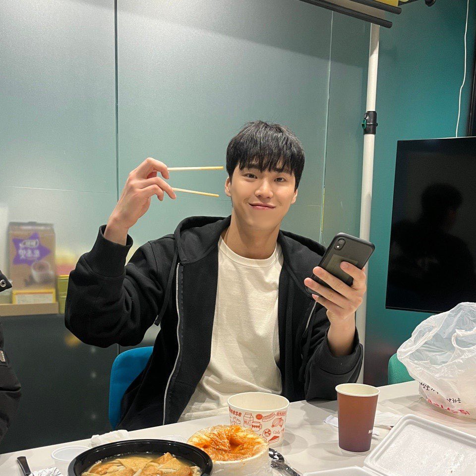 ᴍᴏᴄ ᴍᴇꜱꜱᴀɢᴇ

★★★★★
태환이가 귀엽고
음식이 친절해요

#이태환 #LEETAEHWAN
#맨오브크리에이션 #manofcreation