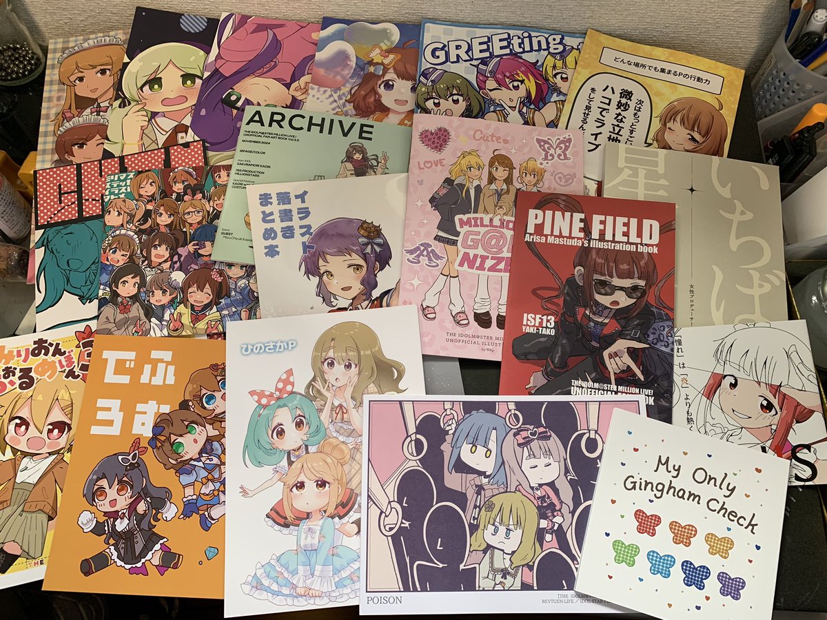 #ISF13 #SSF08 戦利品です。差し入れもたくさんありがとうございました!
アクスタの量ヤバいw軽く駿○屋w