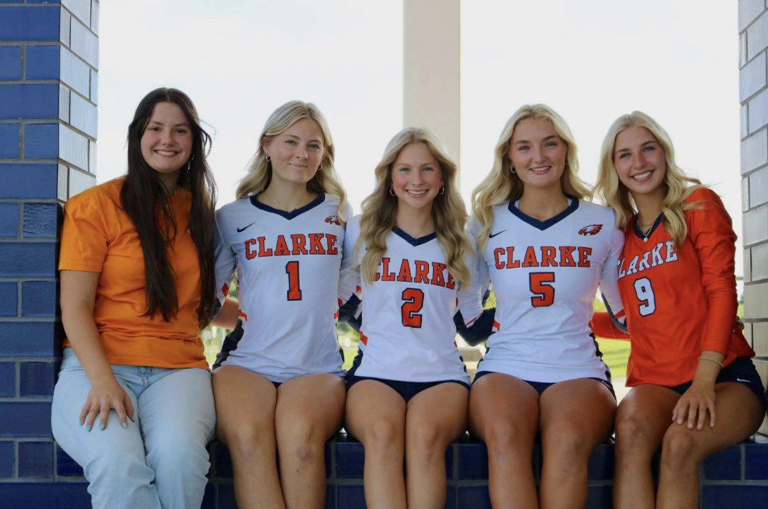 Seniors 💙 Thank you all for the dedication to this program. Thank you for sharing your knowledge and being motivators to your teammates and each other. Thank you for giving it all out there on the court tonight 🧡 You will forever be our Champions!