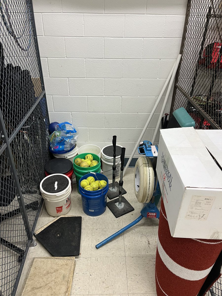 Open Gym just weeks away! ⏳
Program Meeting in the Willows on Thursday, November 21st, after school at 3:11 p.m. 
If you cannot attend please find Coach Hildreth in room 117. 

Bt🔨