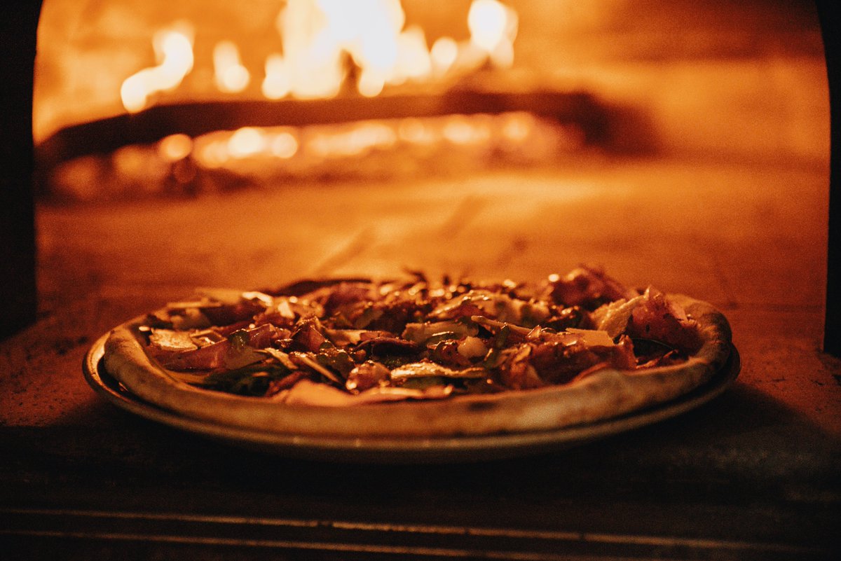 NikkiNaturals's tweet photo. TIP: Use a pizza stone: For a crispy pizza crust, bake your pizza on a preheated pizza stone.
#foodie
#foodtip https://t.co/vwbr3GWz5i