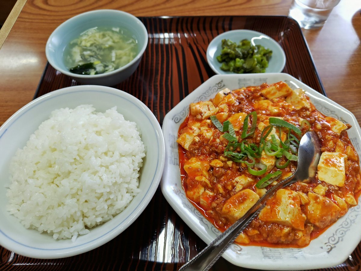 大宮、台湾料理青葉さん、麻婆豆腐定食。名物はレバそばらしいのですが、つい好物を注文。定食に最適化された、ご飯のすすむ味。店内が広く、落ち着いた雰囲気で食事ができるのも嬉しい店です。