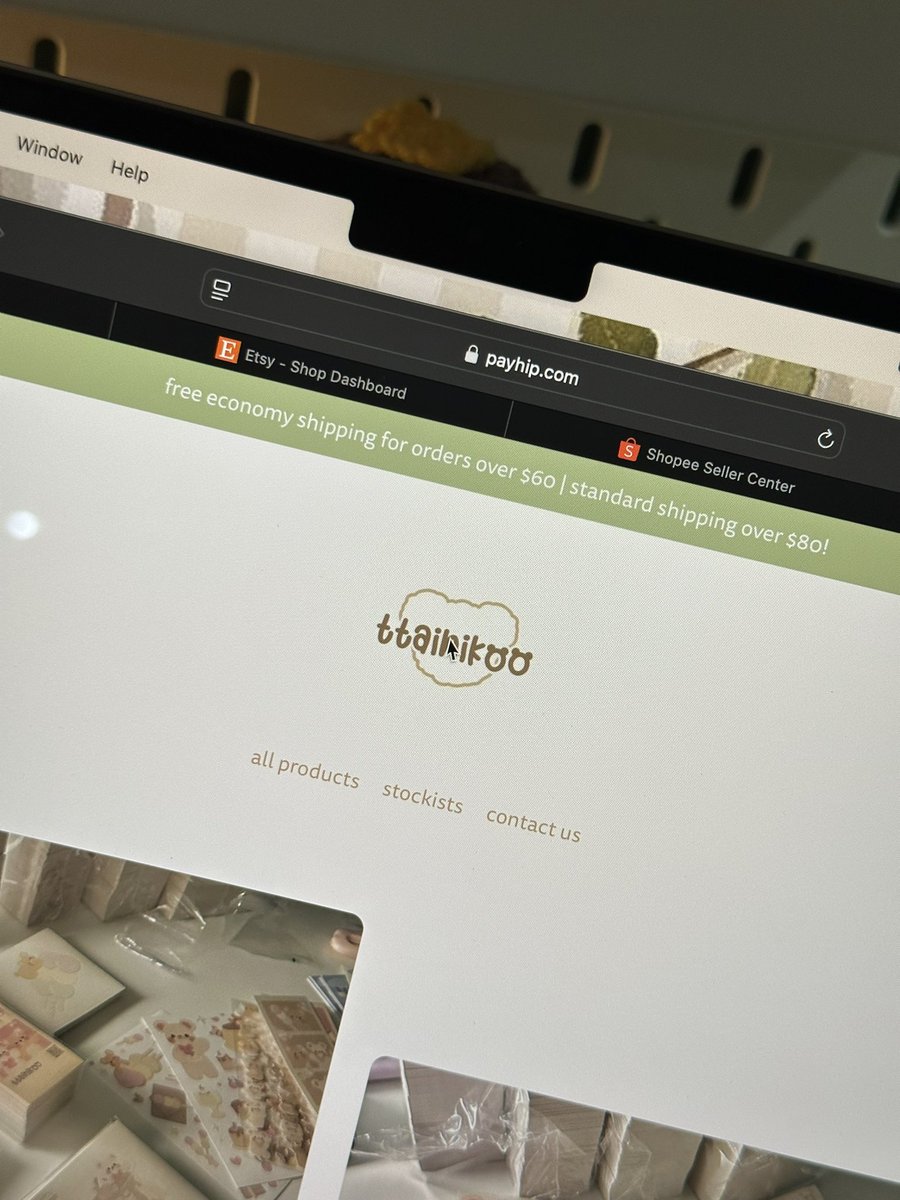 our shop is finally open! 🍥

early bird discount will end in 11 hours, so we hope you can grab your picks :>

🍮 link in bio to shop ~

⌗ ph art stationery shop sticker keyring pin phone grip designs deco polco cute