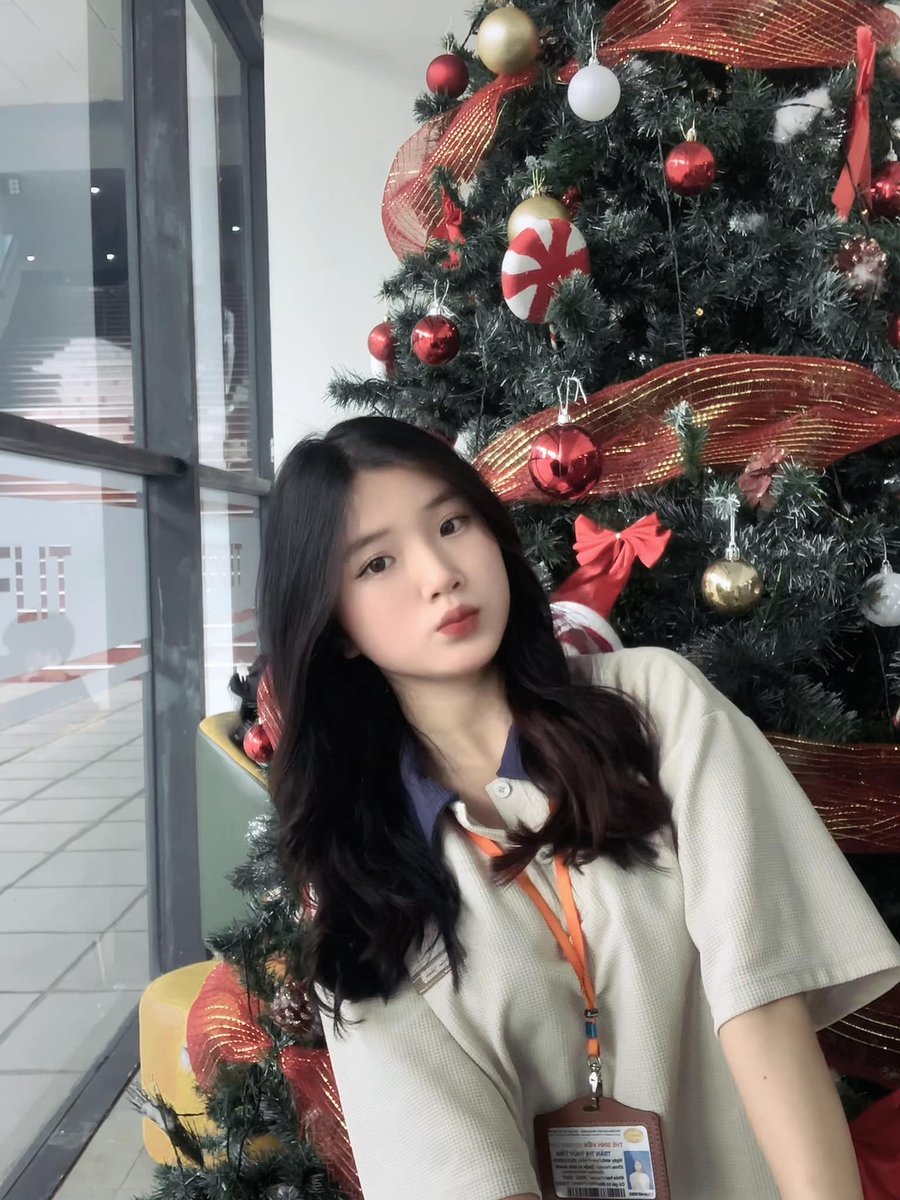 The author's perspective is refreshing. The author's writing style is both engaging and informative. Reginia Farnese