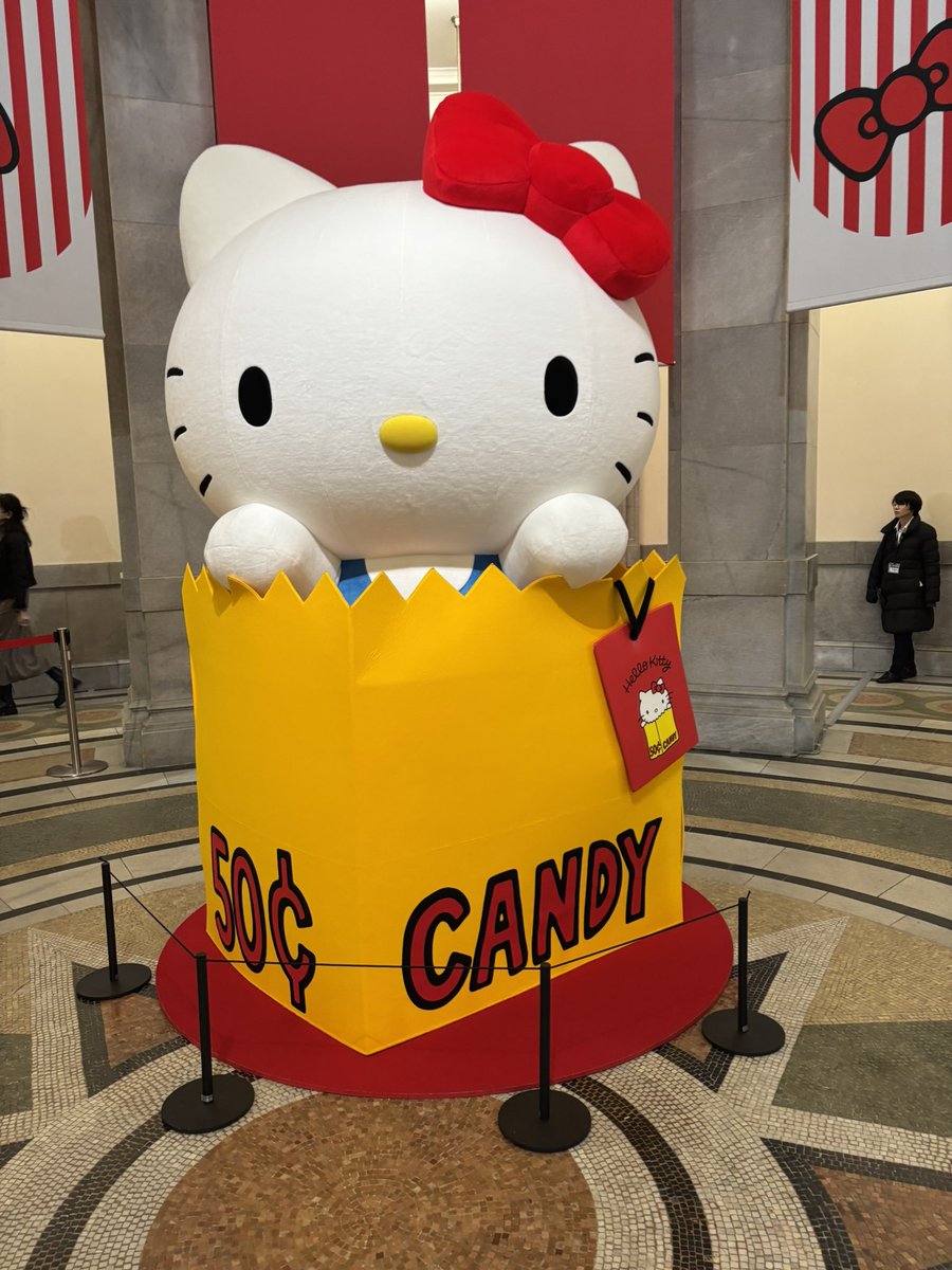 chamuster's tweet photo. #ハローキティー展 https://t.co/EYg1ntrPfL