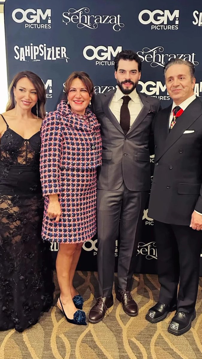 HTFD Los Angeles davetinden yeni fotoğraflar yayınlandı!
 #AkınAkınözü 🌟👑🍀