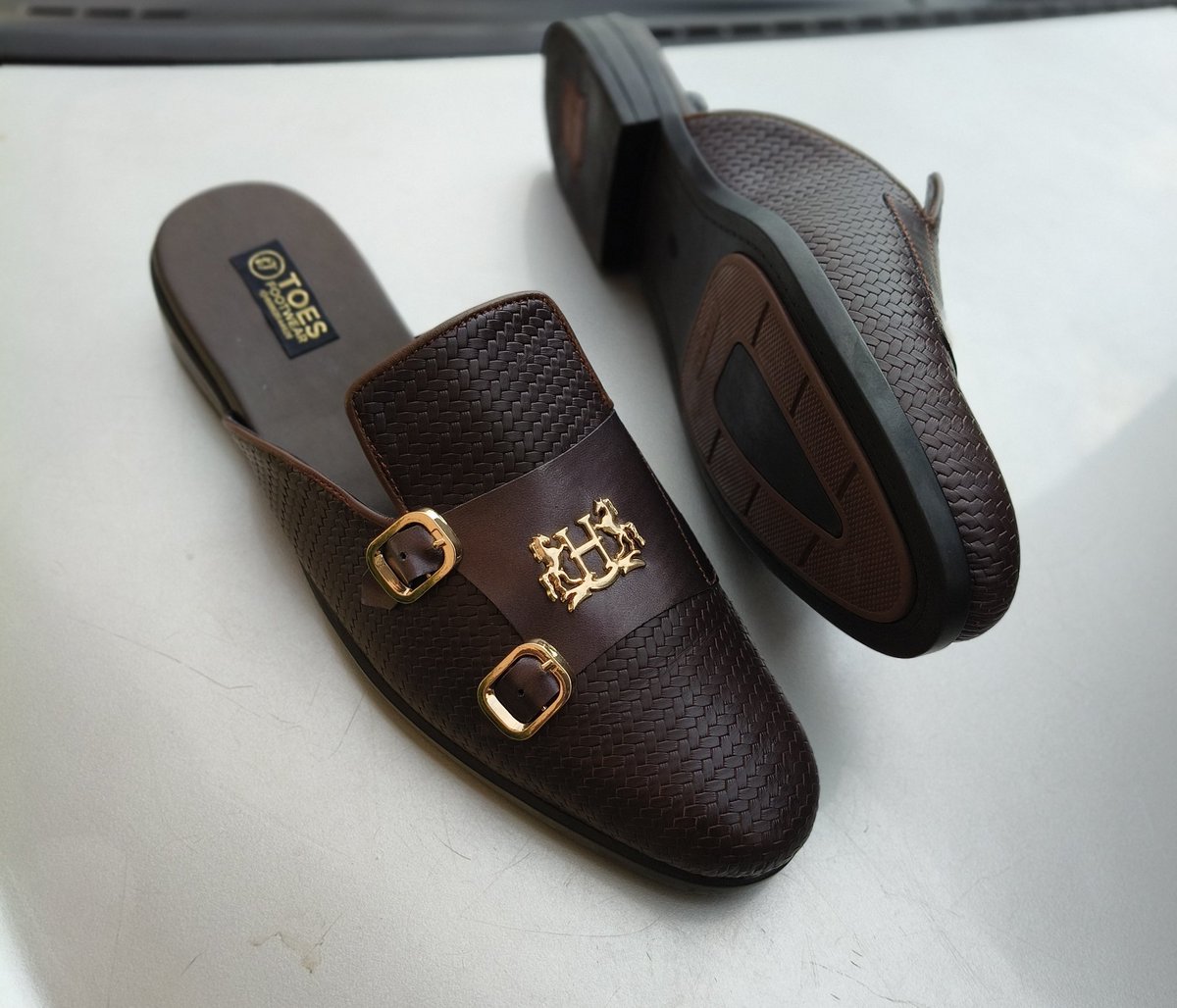 Celeb_Shoemaker's tweet image. Nigerians, I make nice footwear at an affordable rate. please kindly patronize me &amp;amp; retweet,My customers may be on your TL.
Lagos Nigeria.
Delivery Worldwide 
☎️: 08062644828 WhatsApp:08062644828

KINDLY RT🙏🏽
#MENthatinspire #InternationalMensDay2024 Obasanjo Major General