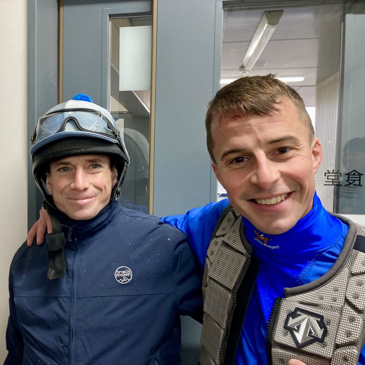 toshio_wada's tweet photo. Welcome to Japan🇯🇵
超興奮のツーショット🤩
ライアン・ムーア騎手とウィリアム・ビュイック騎手🏇
#ライアン・ムーア #RyanMoore
#オーギュストロダン #AugusteRodin
#ウィリアム・ビュイック #WilliamBuick
#ドゥレッツァ #Durezza
#ジャパンカップ #JapanCup https://t.co/So1qz9PWCq