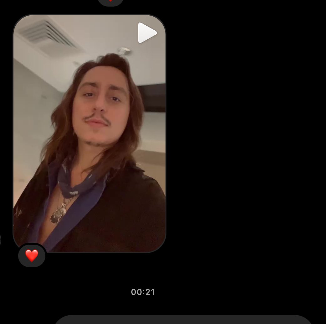 BethanyFoden's tweet image. 1 year ago today since the Glasgow show and I still can’t believe this happened! Thank you for everything Jake! 🥹😘
.
#starcatcherglasgow #starcatcherworldtour #starcatcher #starcatchertour #starcatcheruk #jakekiszka #gvf #gretavanfleet