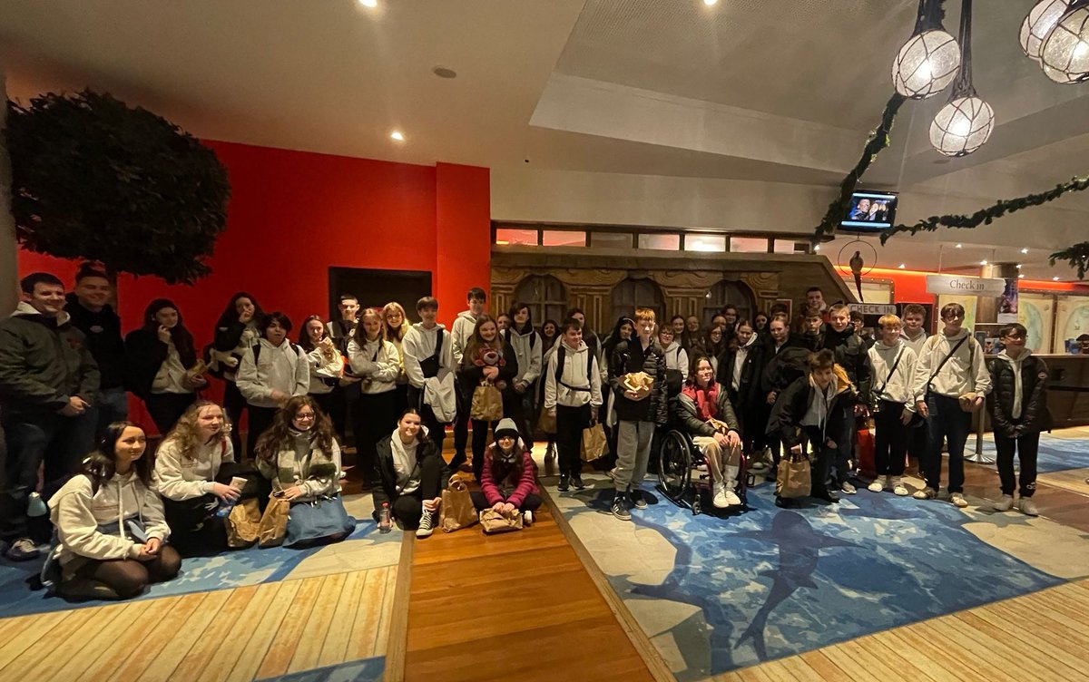 Group 1 are departing the hotel for the airport. We will let you know when we are boarding the plane and expected landing time.