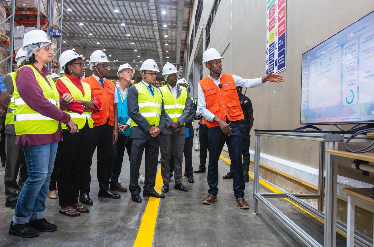 nmsuganda's tweet photo. @nmsuganda  hosts @gavi CEO @SaniaNishtar and her delegation led by the Minister of Health @JaneRuth_Aceng at NMS Headquarters in Kajjansi. 

With the new warehouse, NMS has an additional 2.8 million liters of cold storage and 14,732 liters of ultra-cold storage for vaccines. This has improved vaccine accessibility even in hard-to-reach areas, thus enhancing universal immunization coverage across Uganda.
This is a testament to the vital role of partnerships in health care delivery.
#VaccinesSaveLives
 #Partnerships 
#NMSPassionateAboutYourLife