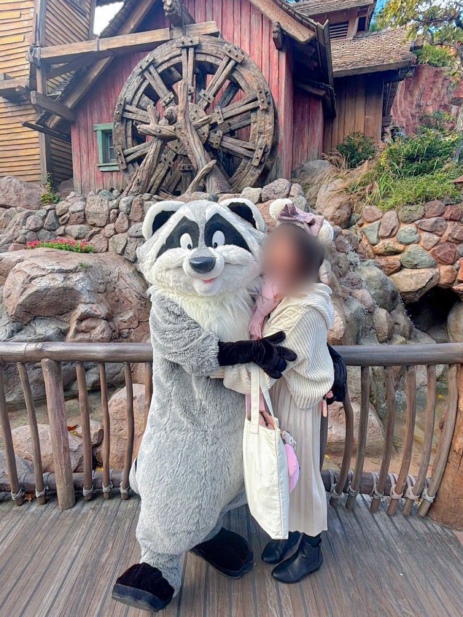 お気に入りの場所で撮ろってここまでお散歩して撮れたの嬉しかったな〜☺️