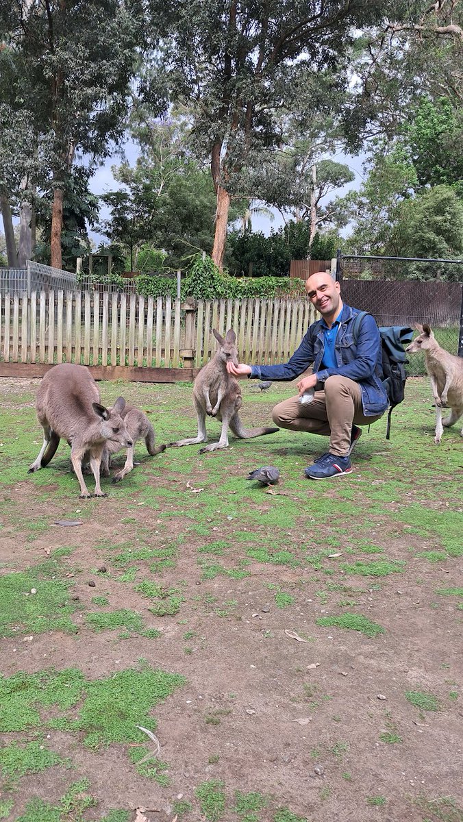 Christos_lab's tweet photo. My month-long visit in Australia is coming to an end; what a month! Plenty of time to read, think and write,  discussions with colleagues from Western Sydney, MacQuarie and Queensland Universities, new projects planned, the SNL conference, and even kangaroo hand-feeding! https://t.co/ShnouDzu8p