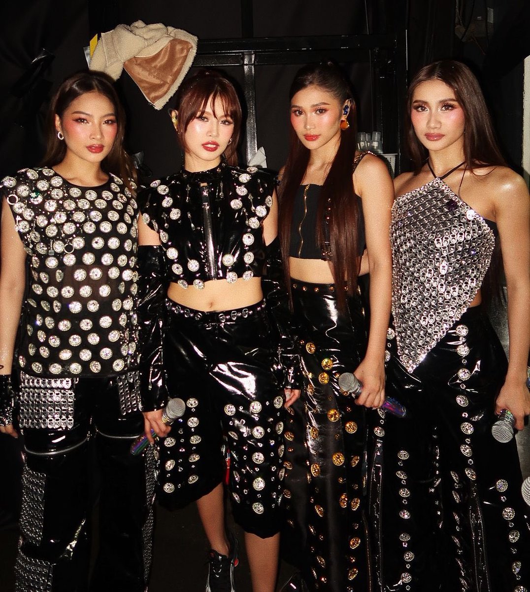 pantropoki's tweet image. LETHAL FACE CARDS?