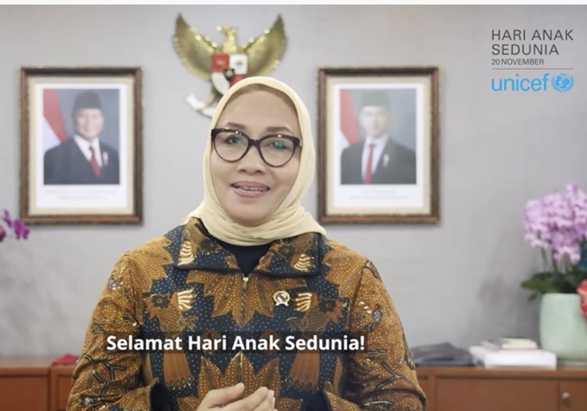 maniza_zaman's tweet photo. This #WorldChildrensDay @UNICEFIndonesia collected letters to adults from children &amp; adolescents about the future they want. Excited to reply to Lala, who calls for an inclusive world. Delighted Pak @NasbiHasan, PCO, &amp; Minister Ibu Arifatul @kpp_pa joined our campaign! https://t.co/OdcarsGpi4