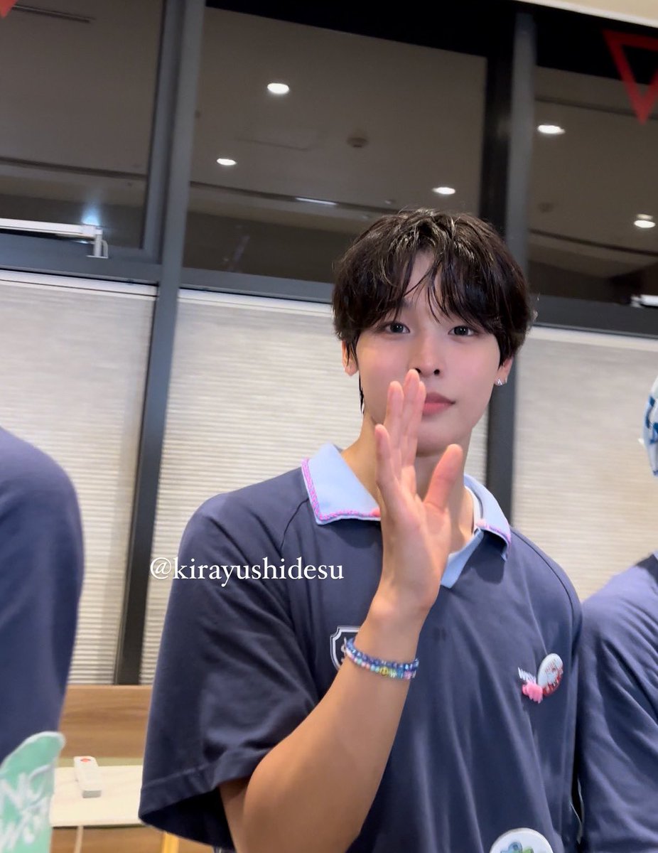 와 눈에 별박은 비주얼