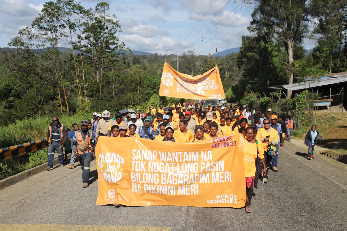 #16Days: Komo Youths organized a Peace Walk in Hela Province to mark the 16 Days of Activism Against Gender-Based Violence. 

Youth Leader Morris Edwin stressed on the need to respect and protect women and girls, while Patricia Wako called for community unity against violence.