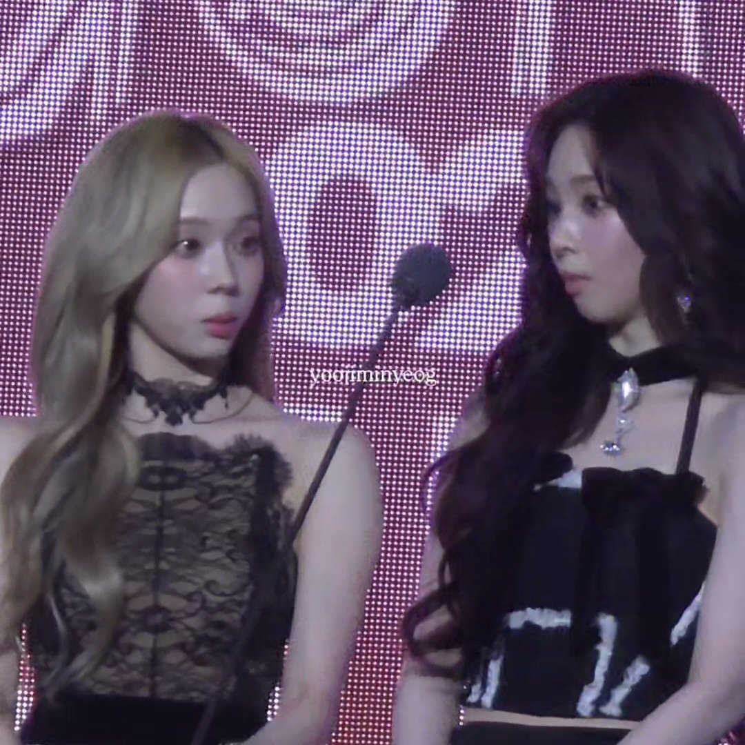 yoojiminyeog's tweet image. 🙂？🎙
241117 KGMA Awards🏆

#aespakarina #카리나 #aespawinter #윈터 #yoojimin