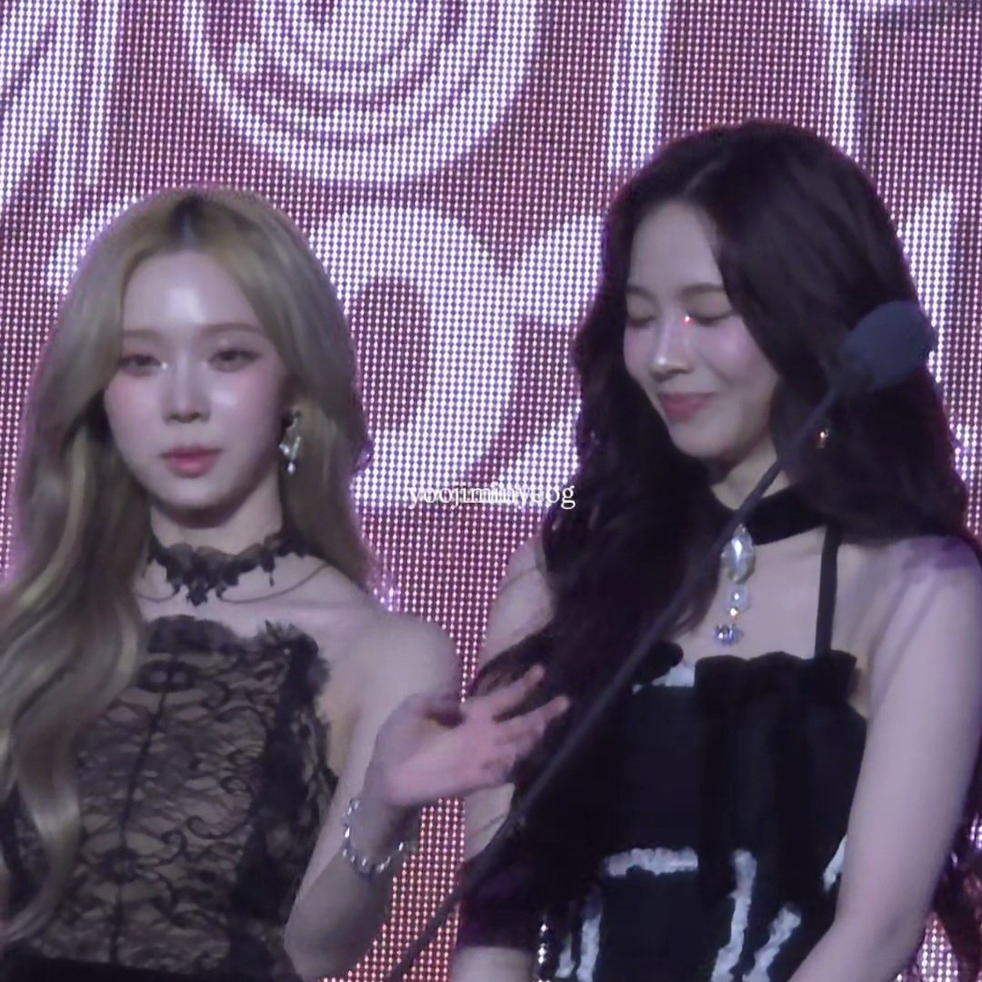 yoojiminyeog's tweet image. 🙂？🎙
241117 KGMA Awards🏆

#aespakarina #카리나 #aespawinter #윈터 #yoojimin