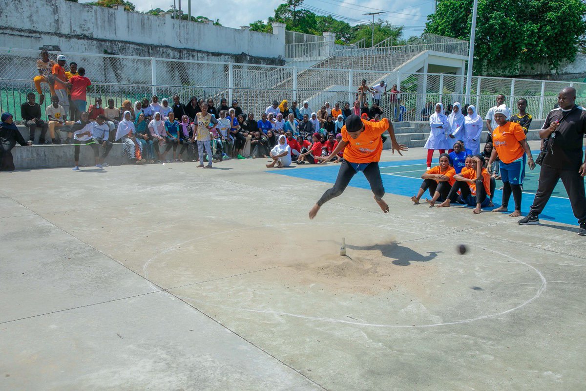 The <a href="/USAIDTanzania/">USAIDTanzania</a> Kijana Nahodha peoject empowers girls to build confidence, leadership, and teamwork while promoting physical &amp; mental well-being! 💪✨

Through sports, we are breaking barriers &amp; challenging norms, while unlocking their full potential.