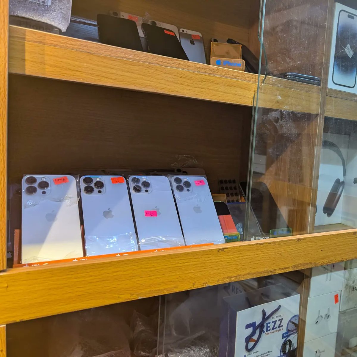 If it's affordable iphones, we've got you!
Chip unlocked, or Factory Unlocked, we have it all

Send a DM or call/whatsapp 09027771688

#InternationalMensDay Obasanjo Wizkid  #Russia Rwanda IPOB Seyi Tinubu Putin Luxembourg ZTTW Morayo  Boniface Quadri Jazmine Sullivan RCCG