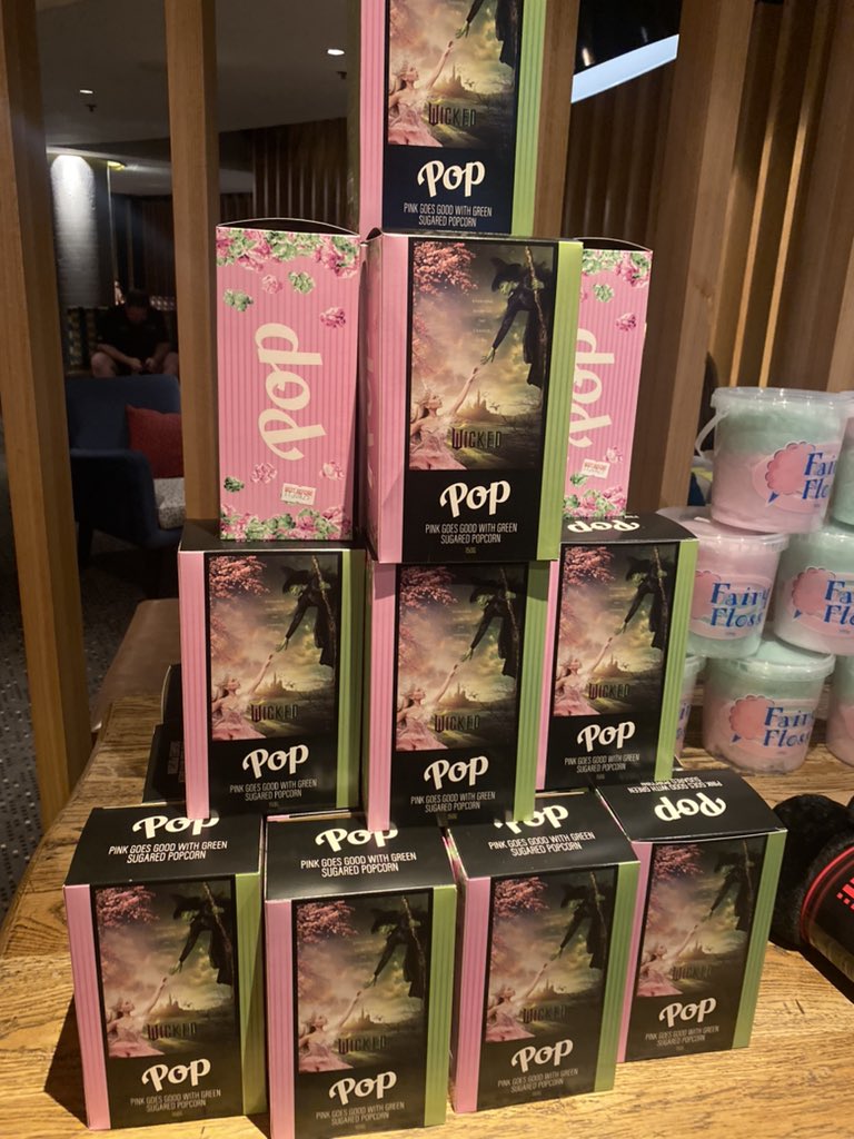 AHHHH ABOUT TO WATCH WICKED!