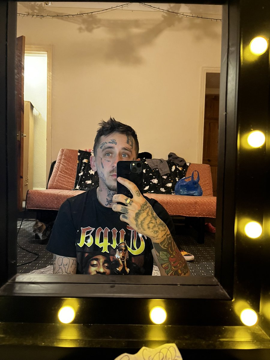 shawnnaes tweet media