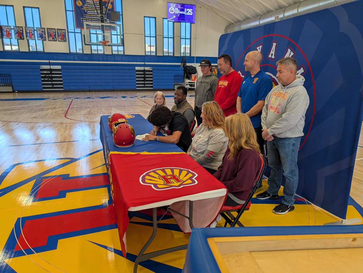 Congratulations to <a href="/AndruwEllis23/">Andruw.Ellis</a> on his commitment to <a href="/NIU_Football/">NIU Football</a>!

All of #ShellCountry is very proud of you and excited for you! 

#618football <a href="/1071TheBigZ/">The Big Z - 107.1 FM</a> <a href="/STLhssports/">STLhighschoolsports</a> <a href="/GSV_STL/">Gateway Sports Venue</a> <a href="/wmixsports/">WMIX Sports</a> <a href="/SoWestILHSSport/">Southwestern Illinois Sports</a> <a href="/areasports/">AreaSports.net</a> <a href="/RoxanaAthletics/">Shell Nation</a> <a href="/RHS_Shells/">Roxana High School</a>